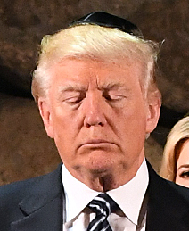 Donald Trump wearing a yarmulke